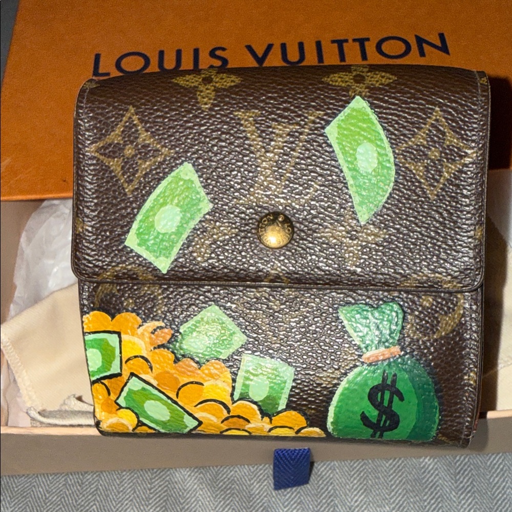 Louis Vuitton Monogram Wallet - Picture 10 of 11